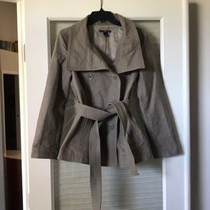 Classic Tan Gap Coat Size Small